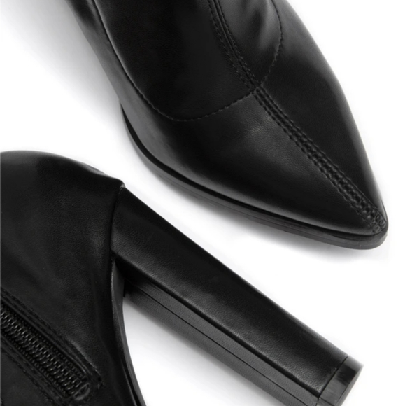 Just 🖤 all night  In boots Over Knee - Picture 4 of 10